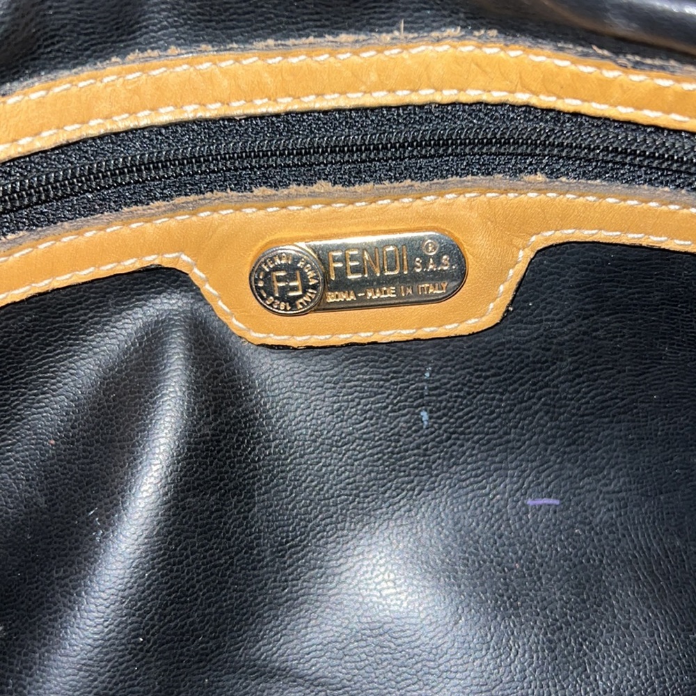 NOT FOR SALE. FENDI crossbody VINTAGE authentic - Picture 14 of 17